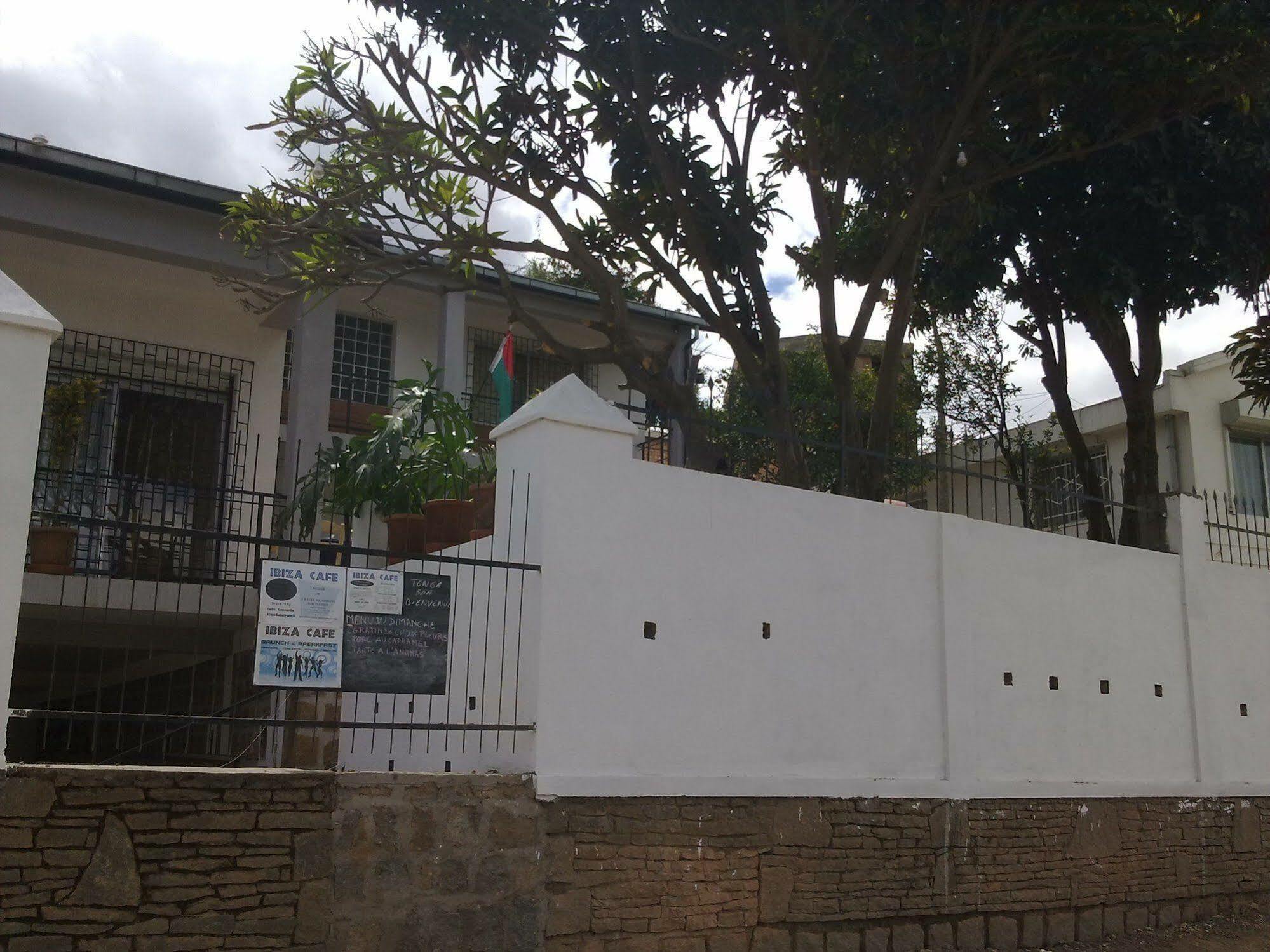 Villa Mahefa - Wifi - Canal Plus - Terrasse & Jardin Antananarivo Exteriör bild
